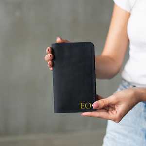 Funda para Chequera de Cuero Liso Grabada con Láser, Fundas para Chequera de Cuero Genuino con 2 Bolsillos, Porta Cheques Impermeable de Fábrica - Product Image 2