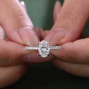 Anillo de Compromiso Ovalado de Oro Blanco Sólido de 14k/18k con Diamante Cultivado en Laboratorio con Certificación GIA IGI CVD HPHT - Product Image 4
