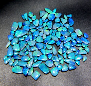 Ópalo de Fuego Azul Australiano Natural, Cabujón Doble, Forma Elegante, Gema Suelta para Joyería - Product Image 3