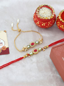 Rakhi y Pulsera de Diseño con Perlas Kundan, Joyería Hecha a Mano con Hilo Ajustable, Regalo Perfecto para Hermanos en Raksha Bandhan - Product Image 2
