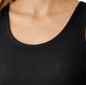 Débardeur côtelé noir pour femme avec logo personnalisé, col rond, bretelles larges, coupe ajustée, sans manches, basique, pour l'été - Product Image 6