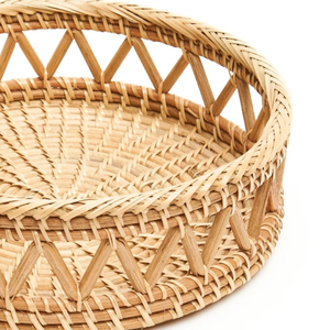 Exquisite Geometric Woven Round Rattan <b>Display</b> Basket Handcrafted Wicker Tray Featuring Classic Chevron <b>Border</b> For Cafe Setup - Product Image 5