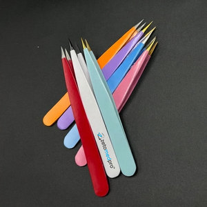 Pince à épiler professionnelle en acier inoxydable à pointe inclinée, logo gravé personnalisé imprimé au laser pour l'épilation, la beauté et les cosmétiques - Product Image 4