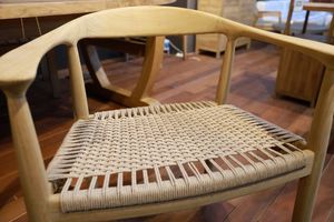 เก้าอี้ทานข้าว CHA71 พร้อมโครงไม้สักแท้และงานสานหวายสังเคราะห์ - Product Image 2