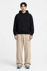 Pantalones Deportivos Anchos Color Beige para Hombre ONETEN, Cintura Elástica, Peso Medio, con Bolsillos Laterales, Logotipo y Frente Plano - Product Image 4