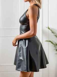 Nouvelle Robe Courte Femme en Similicuir PU, Col en V, Dos Nu, Coupe Trapèze, Style Décontracté, Couleur Unie, pour Soirée et Club - Product Image 5