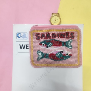 Monedero de sardinas bordadas a mano con cuentas, novedoso, con cremallera, bonito, para maquillaje, tarjetas de crédito y llaves - Product Image 2