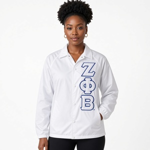 Veste de coach de sororité Zeta Phi Beta avec lettres grecques brodées, ligne croisée, blanche et bleu roi, boutons-pression, et écusson - Product Image 3