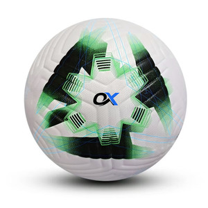 Ballon de football de qualité professionnelle en cuir PU, offrant une qualité constante, adapté aux matchs et aux tournois compétitifs. - Product Image 3