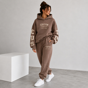 Ensemble survêtement et sweat à capuche court en polaire de haute qualité pour femme, style streetwear hiver, avec impression personnalisée en relief, deux pièces - Product Image 2