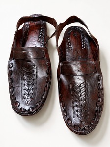 Sandalias Kolhapuri para Hombre, de Cuero Genuino, Punta Cerrada, Color Marrón Sólido, para Todas las Temporadas, Calzado Casual de Alta Calidad y a la Moda - Product Image 1
