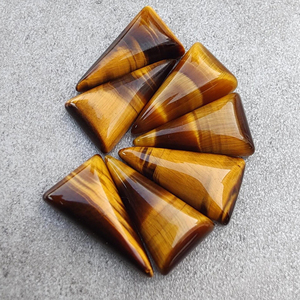 Cabochon en œil de tigre naturel, forme triangulaire, dos plat, pierre précieuse calibrée pour la fabrication de bijoux - Product Image 2
