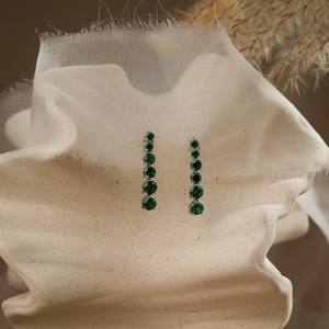 Pendientes colgantes de oro esmeralda, plata de ley 925, chapados en oro de 14 quilates, regalos de cumpleaños para ella, joyería de boda - Product Image 5