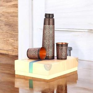 Ensemble cadeau de bouteille d'eau en cuivre gravée vintage, motif héritage, bouteille à boire ayurvédique anti-fuite avec verres en cuivre - Product Image 2