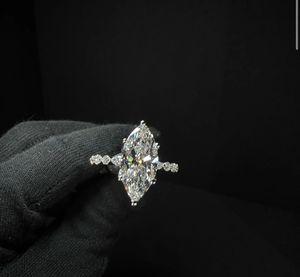 แหวนเพชรทรงมาร์คีส์ 3 กะรัต สี D E ความสะอาด VS1 ทองคำขาว 14K ประดับเพชรเพาะเลี้ยงในห้องปฏิบัติการที่ได้รับการรับรองจาก IGI สำหรับผู้หญิง สวมใส่ในโอกาสหมั้นหมาย - Product Image 1