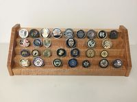 Présentoir en bois décoratif pour pièces de collection, motif floral, vente chaude, support pour pièces de défi