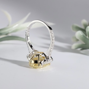 Anillo de compromiso de zafiro amarillo con corte ovalado, diamante cultivado en laboratorio, clásico de tres piedras, banda de boda pavé, joyería fina de lujo para mujer - Product Image 3