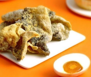 ขนมหนังปลาทอดกรอบ รสไข่เค็ม รสชาติอาหารทะเลแสนอร่อย สไตล์เวียดนาม ขนมรสเค็ม บรรจุภัณฑ์ขนาดใหญ่ - Product Image 1
