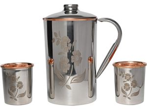 Jarra de agua de cobre martillado con vaso. Los recipientes de cobre se han utilizado durante siglos en prácticas tradicionales para el almacenamiento de agua. - Product Image 5