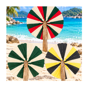 Ventilateur traditionnel en feuilles de cocotier du Vietnam, artisanat naturel fait main, accessoire pour mariages tropicaux, festivals, marchés - Product Image 1