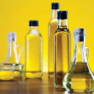 Huile de gingelly ou huile de sésame utilisée pour la cuisson Riche en MUFA et en oméga-6 PUFA 100% HUILE DE BOIS PRESSÉE À FROID pure et non raffinée - Product Image 2