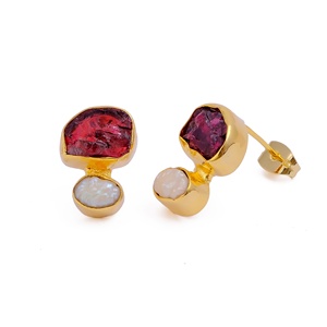 Boucles d'oreilles tendance pour femmes en pierre brute de grenat naturel, pierre de naissance de janvier, sertie en canal, plaquée or, certifiée, faite à la main - Product Image 3