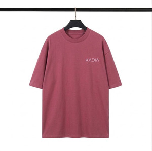 เสื้อยืดทรงบ็อกซี่ผ้าฝ้ายคุณภาพสูง 200 กรัม รุ่นใหม่ปี 2026 พิมพ์ลายโลโก้ตามสั่ง เสื้อยืดลำลองทรงหลวมพรีเมียมสำหรับผู้ชาย สีชมพูไอซ์ - Product Image 1