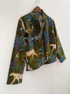 Chaqueta de Invierno Acolchada Suzani, Tejida en Terciopelo Transpirable, Ecológica, con Bordado Floral a Mano, Cuello Alto, Estilo Vintage para Mujer - Product Image 4