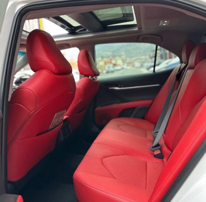 Toyota Camry XSE 2023 Usado, Sedán, Motor de Gasolina de 8L, Caja de Cambios Automática, Neumáticos R17, Asientos de Cuero, Volante a la Izquierda, Color Oscuro - Product Image 2