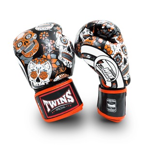 Guantes de MMA de Cuero Premium con Estampado, Agarre Ergonómico, Acolchado Grueso, Logotipo Personalizado, Producto para Entrenamiento y Combate de Boxeo Twins - Product Image 5