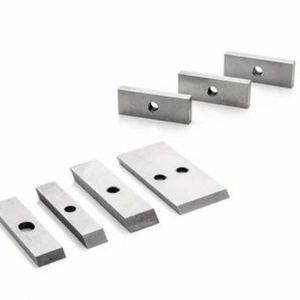 Lames de granulateur dentées pour le recyclage du plastique, couteaux de coupe à dents de haute précision pour les lignes de granulation et d'extrusion - Product Image 1