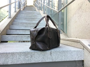 กระเป๋าเดินทางหนังแท้ทรงดัฟเฟิล กระเป๋าเดินทางสุดสัปดาห์ สไตล์วินเทจ ซิปแบบพกพา ความจุขนาดใหญ่ ใส่สัมภาระได้ ปรับแต่งได้ ทำด้วยมือ - Product Image 2