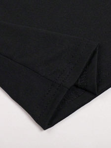 Camiseta con estampado DTG de alta calidad, con colores duraderos y un ajuste cómodo para looks casuales y modernos. - Product Image 5
