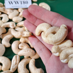 Noix de Cajou en vrac fabriquées au Vietnam, marque SANTIGO, service 24/24 - Product Image 1