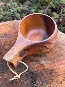 Mug en bois d'acacia personnalisé, tasse à boire artisanale en bois avec texture sculptée, équipement de camping, randonnée, survie, vaisselle - Product Image 6