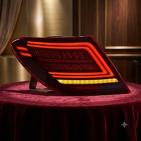 Feux arrière à LED pour Mercedes-Benz Classe C W204 2007-2014 avec clignotants séquentiels dynamiques à balayage et fonction de bienvenue