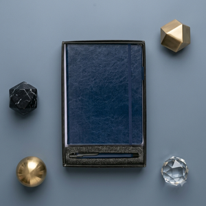 Aurelux - Juego de Cuaderno y Bolígrafo de Lujo, Tapa de Terciopelo Azul PU, 80 GSM, Estuche de Metal, Papelería Ejecutiva para Oficina, Caja de Regalo Corporativa - Product Image 1