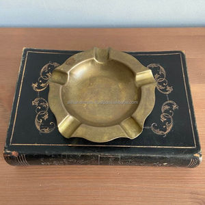 Cendrier élégant en laiton avec repose-cigare et motif oriental gravé – Cendrier en laiton antirouille pour la maison, le bureau, le bar, le comptoir - Product Image 2