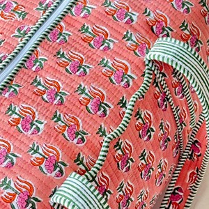 Quilted Cotton Duffle <b>Bag</b> Pink Floral Pattern Zipper Closure Large Capacity Weekender Travel <b>Bag</b> - Product Image 2