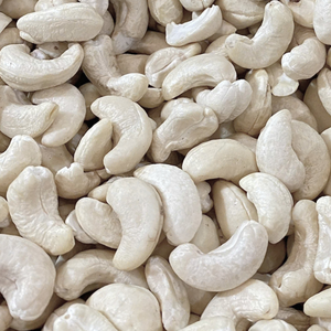 Precio de Fábrica Barato, Marca SANTIGO, Anacardos Crudos Rotos de Vietnam, Empaque a Granel de 22.68 kg, 24 Meses de Vida Útil, Sin Impuestos - Product Image 1