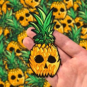 Patch en toile brodé écologique motif crâne d'ananas, thermocollant pour la décoration de vêtements - Product Image 1