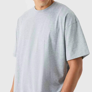 ชุดเสื้อยืดและกางเกงวิ่งผู้ชายทรงปกติ แห้งเร็ว ผลิตจากโพลีเอสเตอร์ สำหรับฤดูร้อน ODM เหมาะสำหรับออกกำลังกาย - Product Image 2