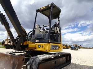 Mid Size Digging <b>Machine</b> Ready For Trenching And Drainage Operations - Product Image 3