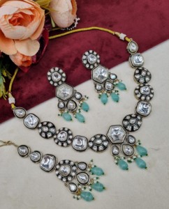 <b>Delicate</b> Hexagon Cut Kundan Stone <b>Necklace</b> Set With Earrings And Mangtika Designer Gold Plated Festive Party Wear Jewellery Sets - Product Image 1