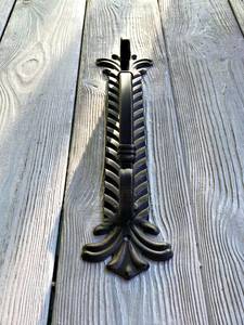 Poignée de tiroir élégante en fer avec forme florale sculpturale, finition noire mate lisse, quincaillerie décorative pour armoires et portes - Product Image 3
