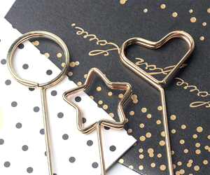 Metal Floral Place Card Holder Table Number Holders Heart Shape Flower Pick Clips for Floral Arrangement Golden Card Holder - Product Image 2