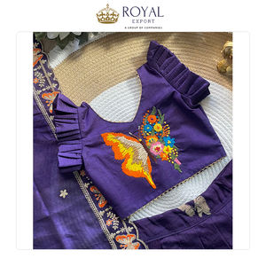 Vente en gros de vêtements indiens pour enfants de la dernière collection, de qualité supérieure, en soie Vichitra pure, Lehenga Choli pour mariage - Product Image 4