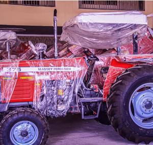 Compre un Tractor Massey Ferguson 375 4WD Nuevo y Económico con Equipamiento Completo - Product Image 3