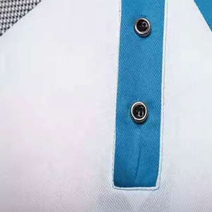 Polo de Hombre Azul y Blanco con Bloques de Color Geométricos, Manga Corta, Tejido, Diseño Casual y Transpirable - Product Image 5