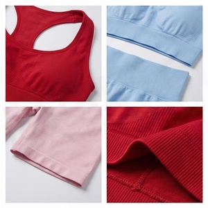 ชุดโยคะ 2 ชิ้นแบบ North Approach เสื้อครอปแบบ Racerback กางเกงขาสั้นเอวสูง สีแดงล้วน ระบายอากาศได้ดี ชุดกีฬา - Product Image 5